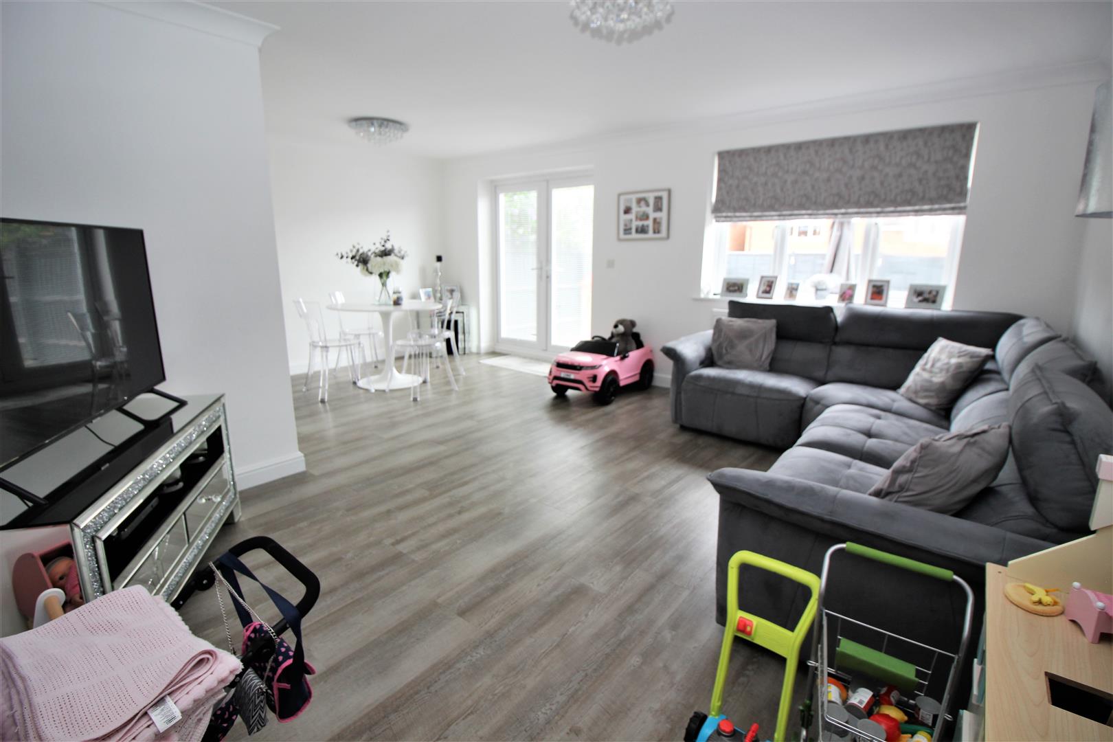 3 bed property in Riley Road, Reading